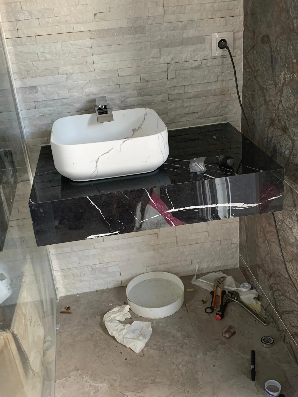 Béton pour plage de piscine